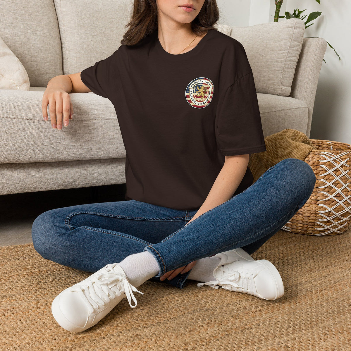 Patriotic Lion Crest T-Shirt — Faithful to Country Retro US Flag Tee