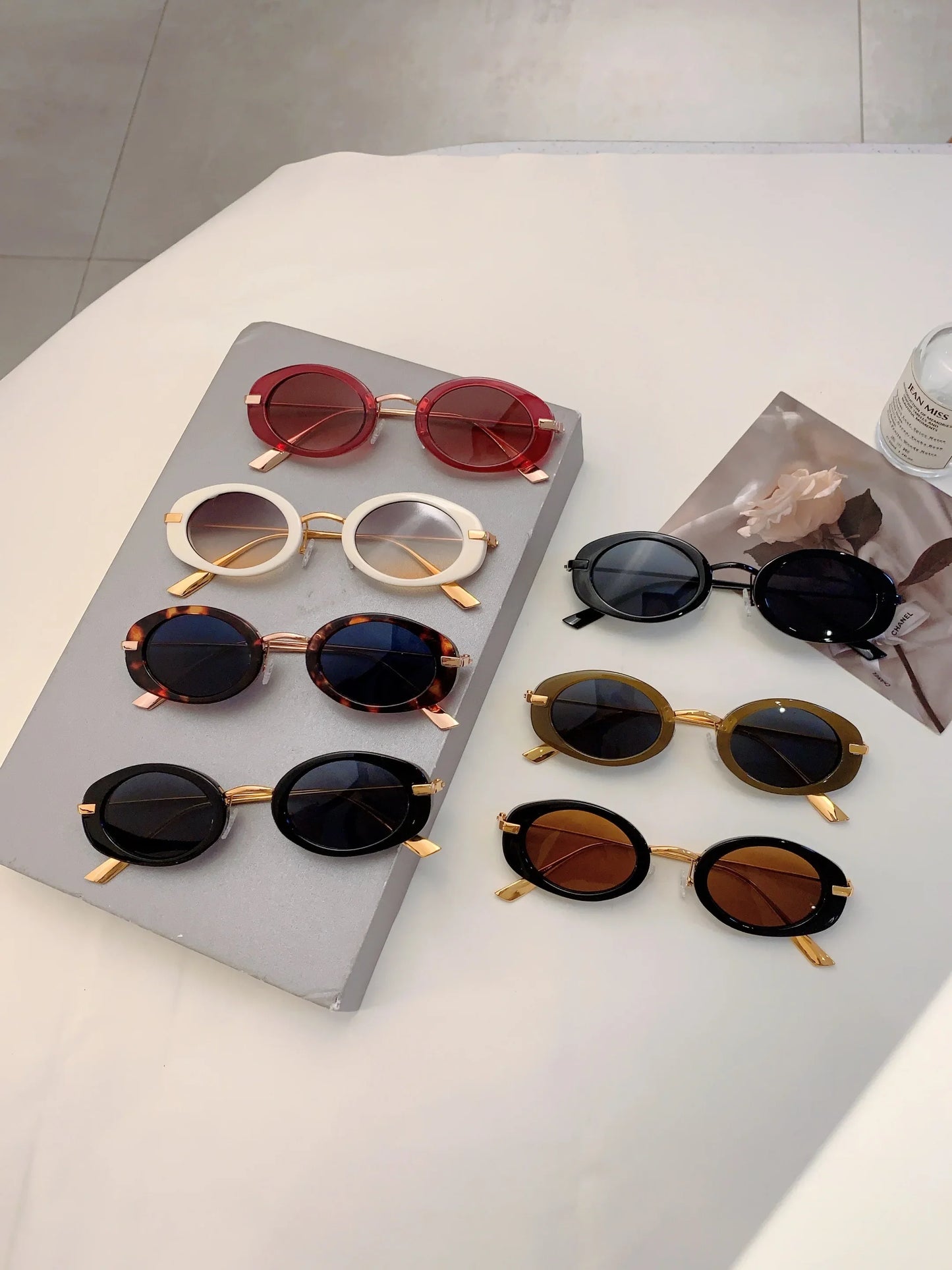 Small Oval Frame Retro Sunglasses Luxury Metal Designer Shades Women's Trendy Fashion Brand Leopard Beach Sun Glasses for Lady